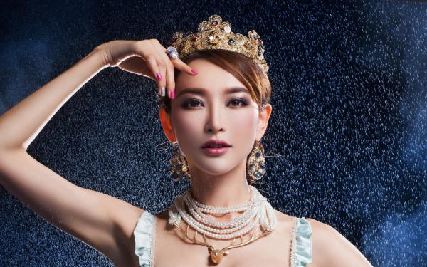 《她专心养娃后，高冷夫君哭求贴贴》穆婉灼麟儿穆剑昌章节在线阅读