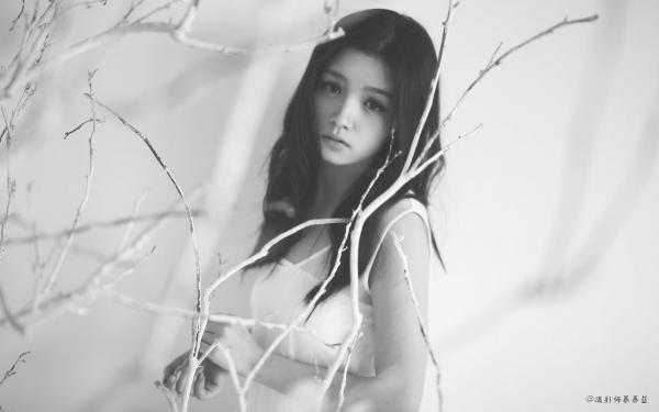 《穿成大力女，极品胖妞旺全家》小说全文免费阅读 简宁萧炎小说全文