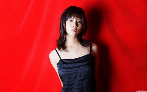 《穿成炮灰女配后支棱起来了》完整版在线阅读（主角江虞萧野）