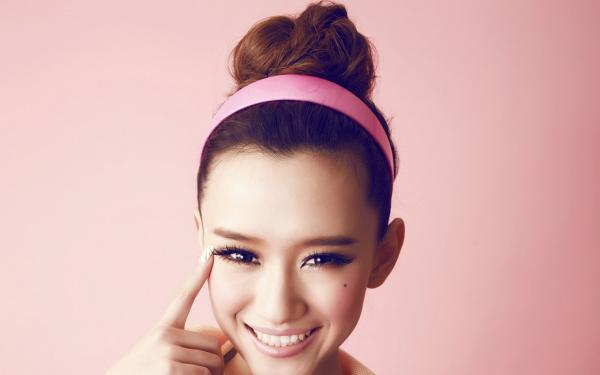 《穿书女频，婚礼差点被女主杀掉》小说全文精彩试读 苏然楚逸尘小说全文