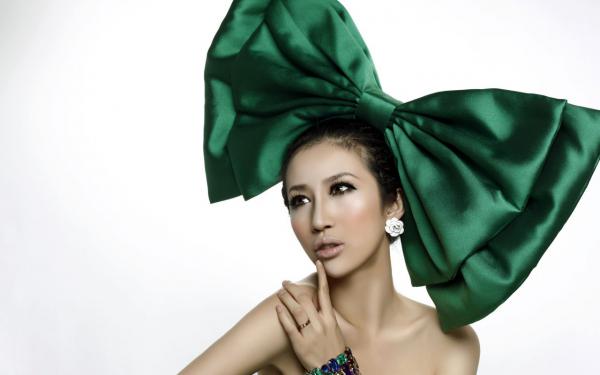 《穿越舔狗反派,赏了女主两巴掌!》李轩叶倾城萧天完结版精彩阅读